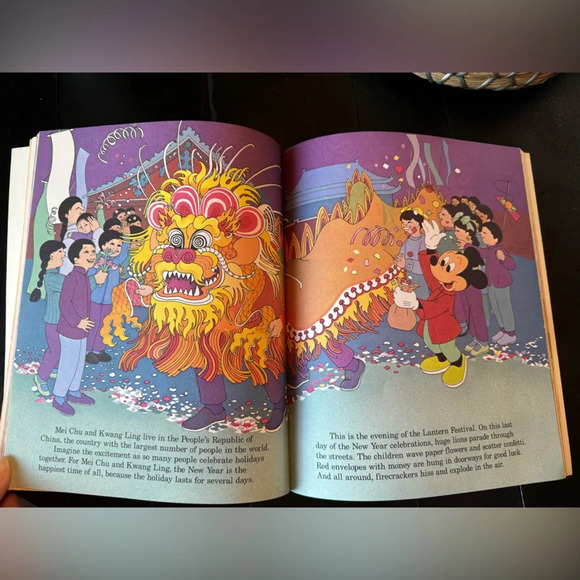 DISNEY Vintage 1986 Holidays Around the World Paperback Children’s Book - Picture 12 of 16